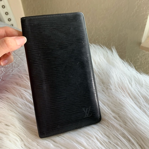 Louis Vuitton Epi wallet - Picture 10 of 16
